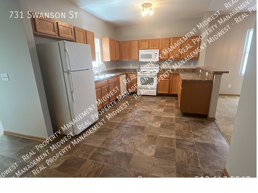 731 Swanson St - Photo 7 of 11