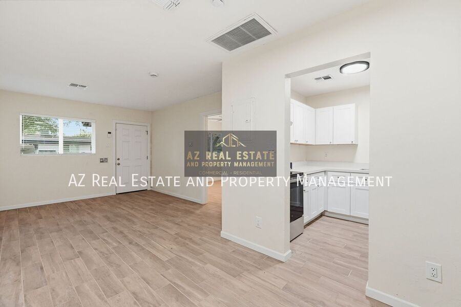 1804 E Coronado Rd #B - Photo 3 of 15