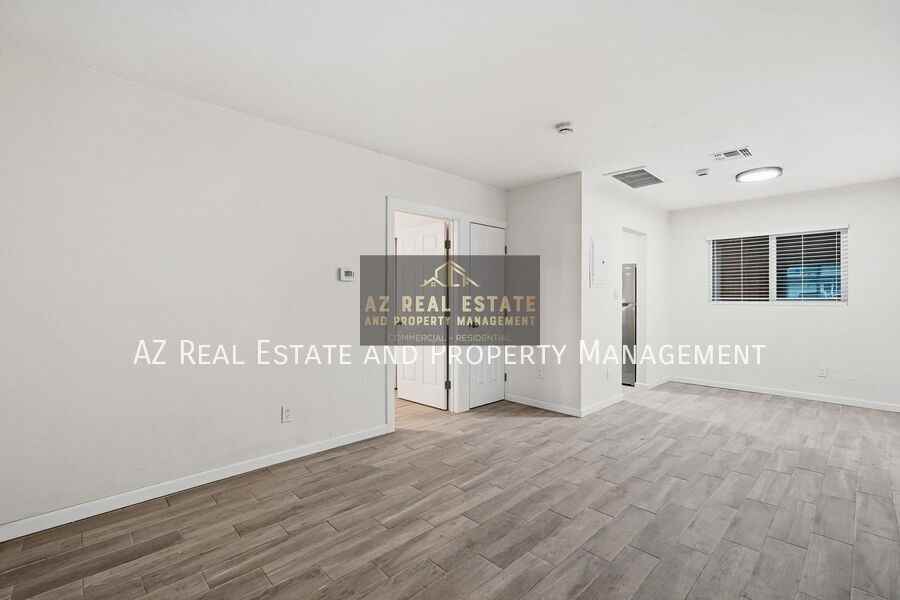 1804 E Coronado Rd #B - Photo 6 of 15