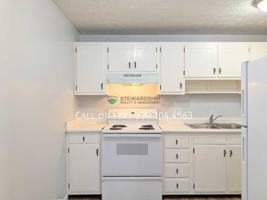 featured image of 1111 N Elm St #E