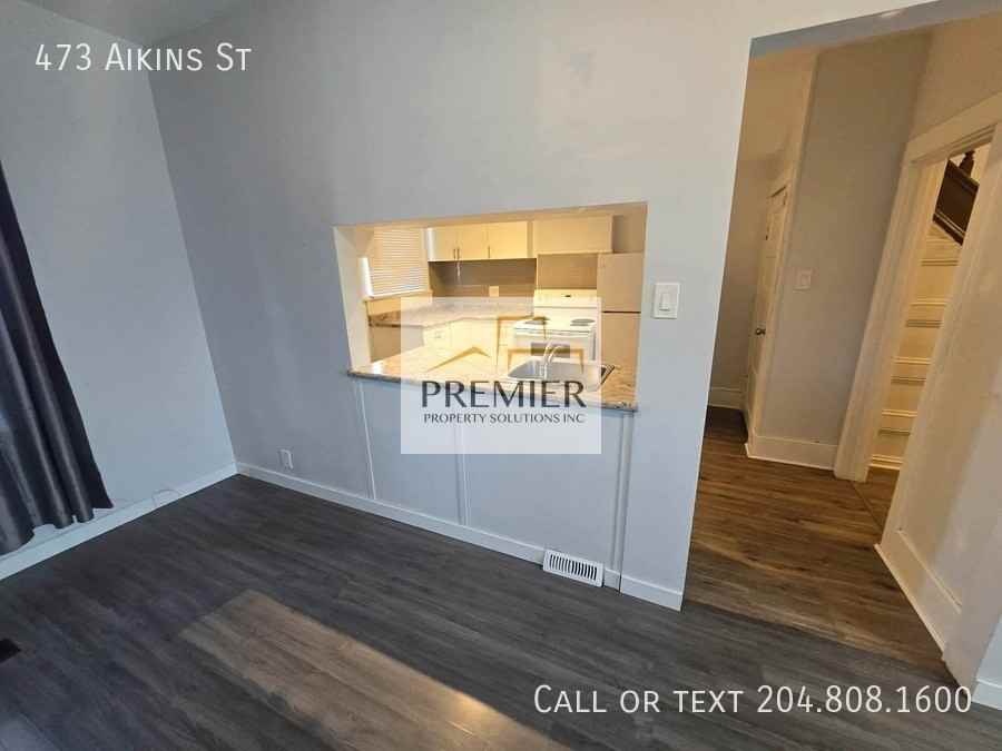 473 Aikins St - Photo 2 of 9