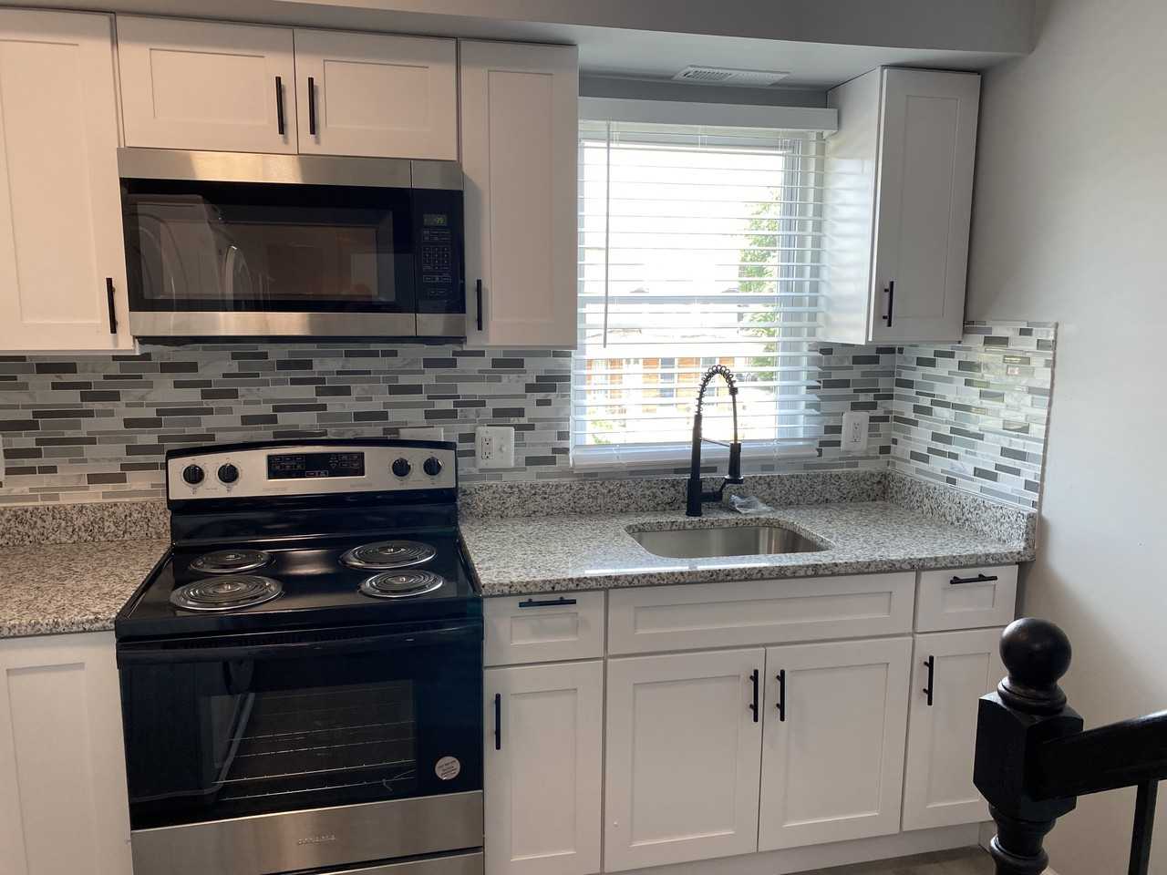 2933 Presstman St - Photo 2 of 10