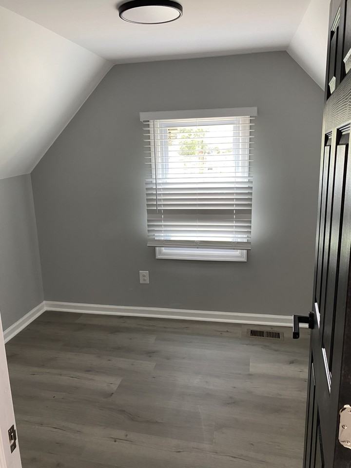 2933 Presstman St - Photo 6 of 10