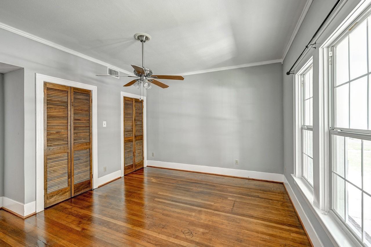 512 W Pierce St #512 - Photo 2 of 21