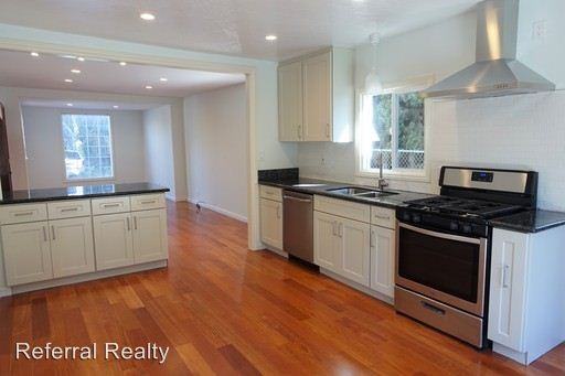 1077 Delno St - Photo 2 of 21