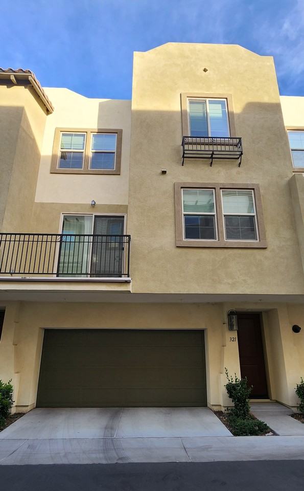 321 Canoe Court - Photo 3 of 28