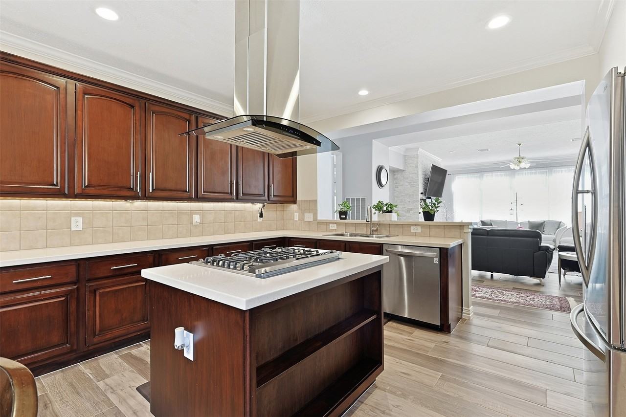 1527 Orchard Park Dr #1527 - Photo 4 of 23