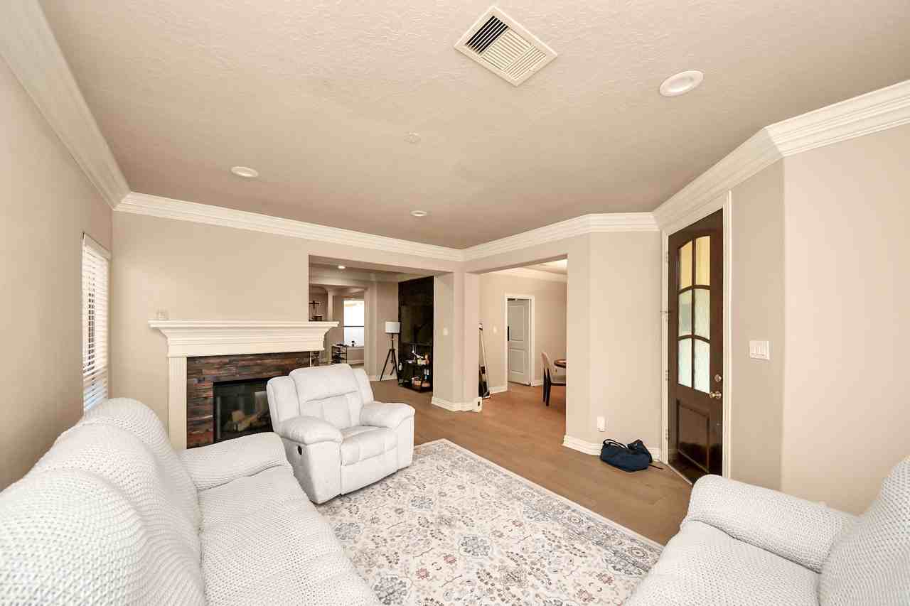 14454 Summerleaf Ln #14454 - Photo 2 of 19