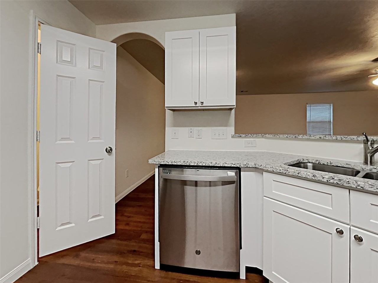 21619 Ornella Cir #21619 - Photo 5 of 18