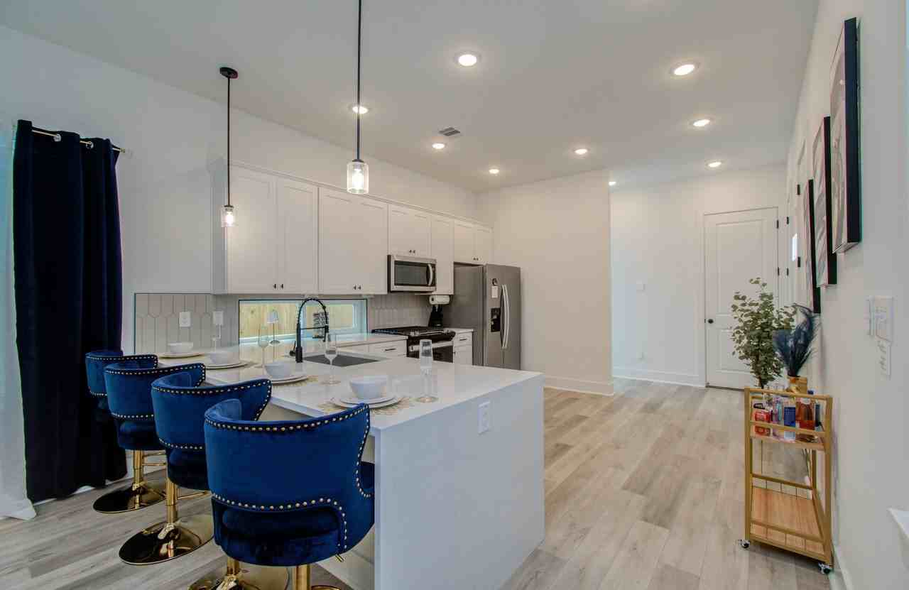 1616 Benson St #1616 - Photo 6 of 38