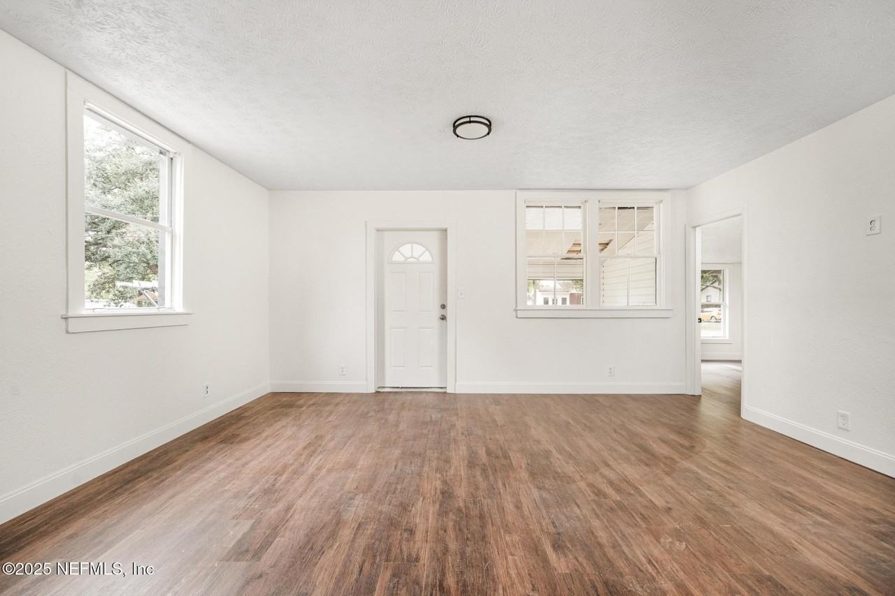 1035 Odessa Dr E #1035 - Photo 3 of 17