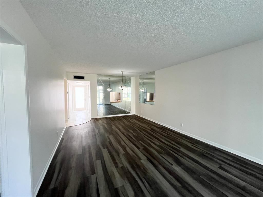 6005 Del Lago Cir #6005-102 - Photo 3 of 14