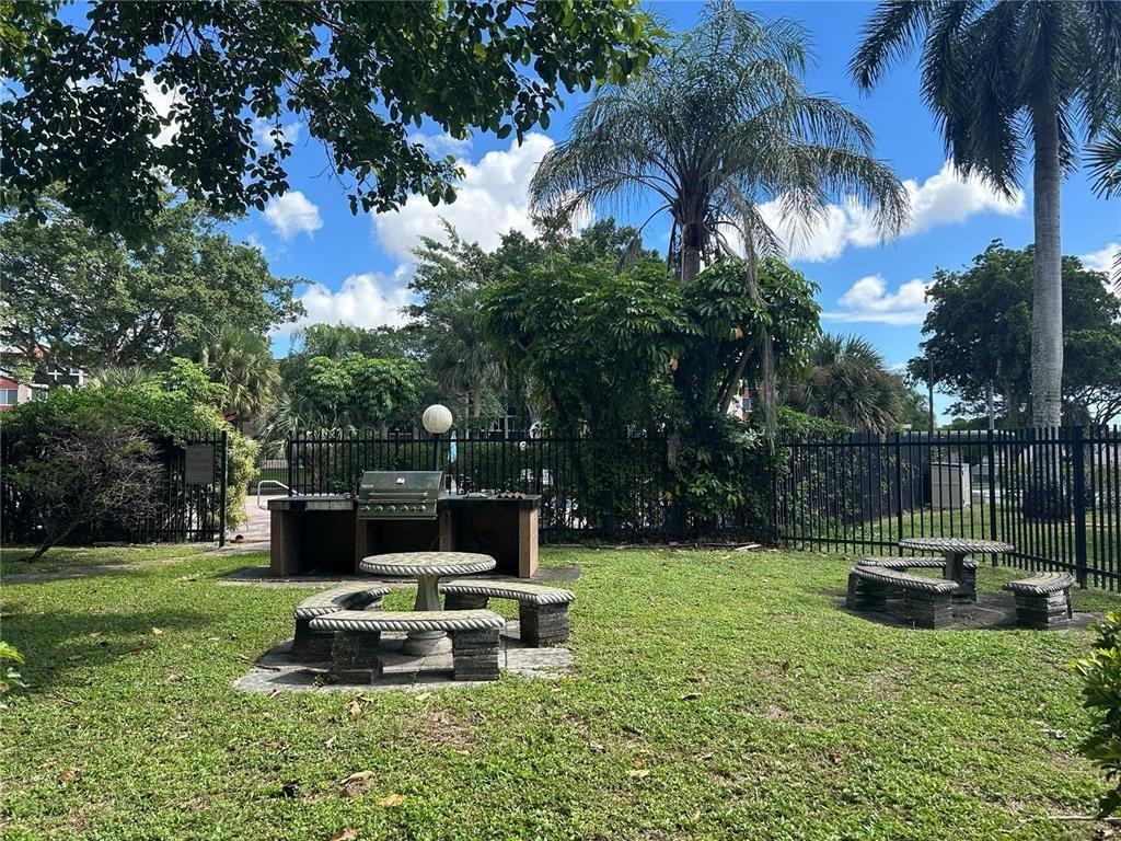 6005 Del Lago Cir #6005-102 - Photo 5 of 14