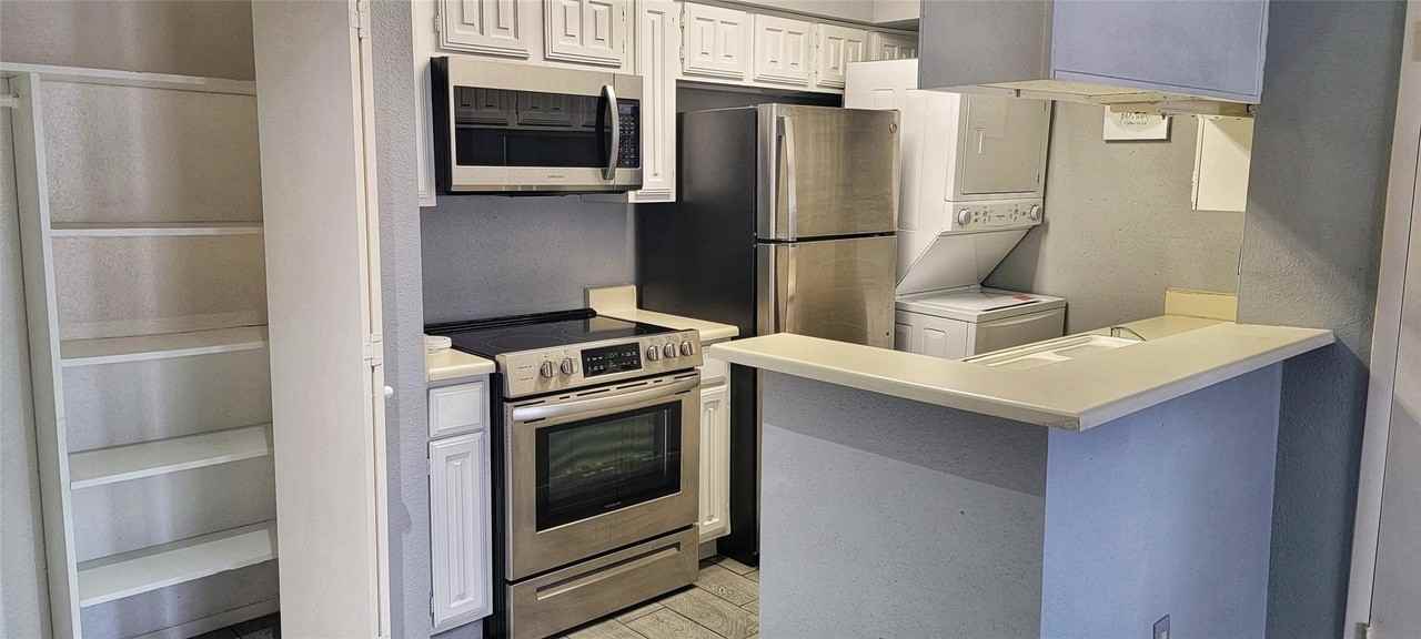 2110 Wilcrest Dr #2110-113 - Photo 4 of 22