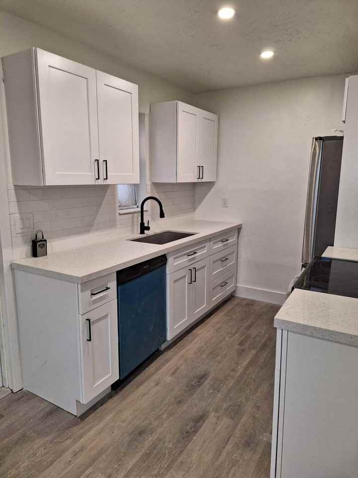 1000 W 1st St #1000 - Photo 6 of 8