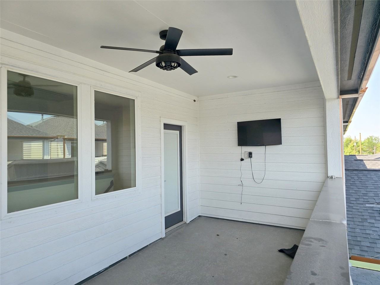 611 N Emile St #611 - Photo 3 of 23