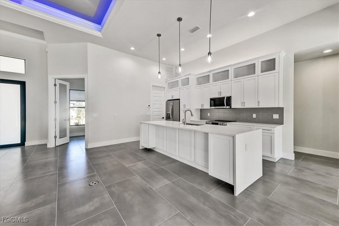 2602 Sw 27th St #2602 - Photo 2 of 44