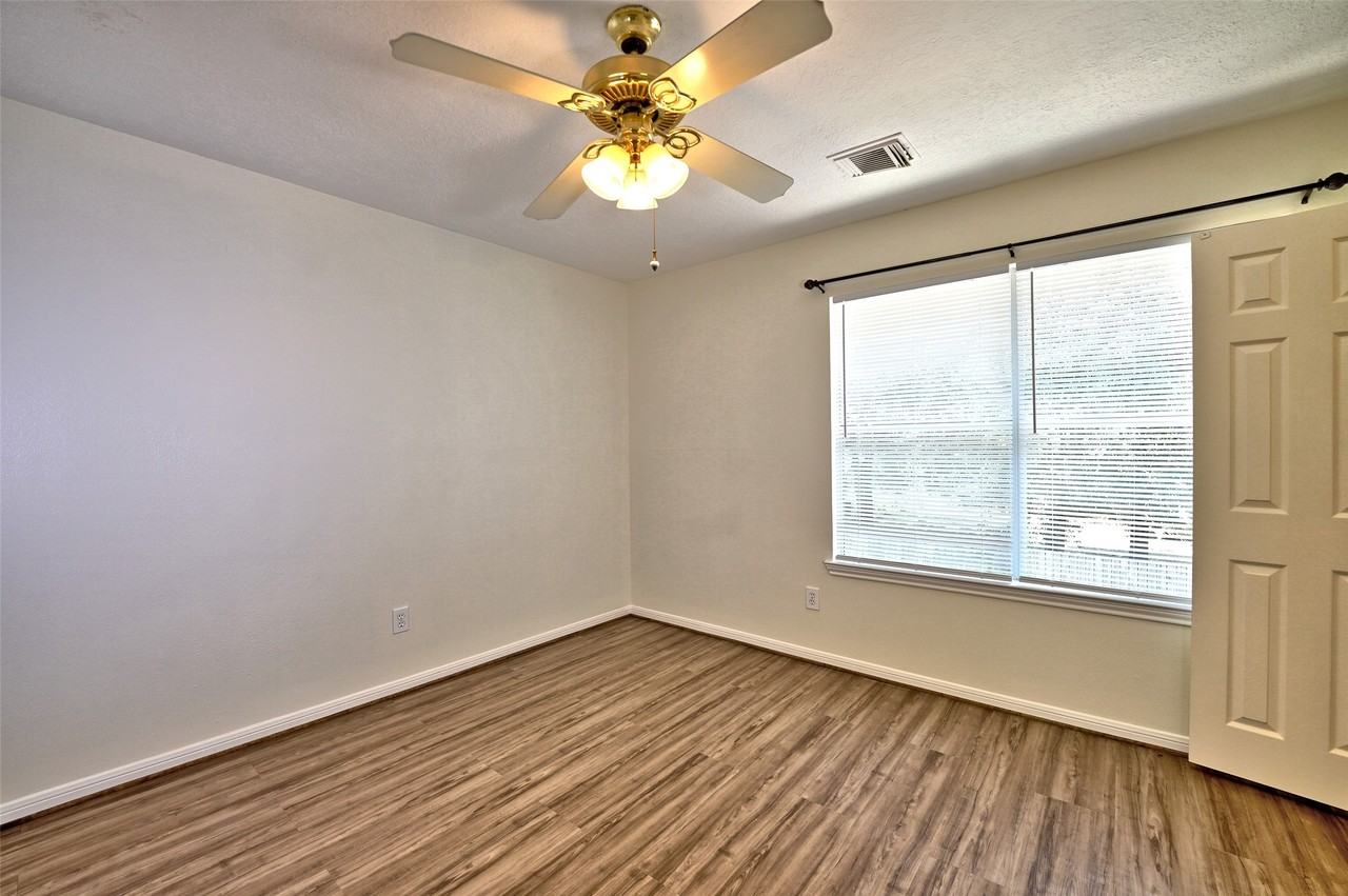 15810 Hollow Rock Dr #15810 - Photo 4 of 19