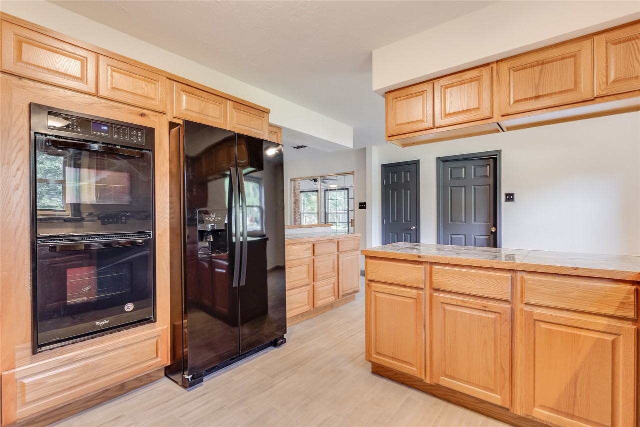 2004 Sleepy Hollow Dr #2004 - Photo 7 of 13