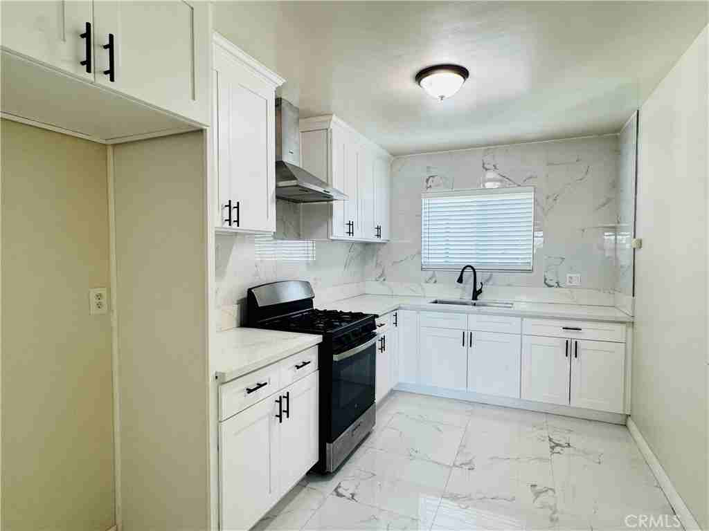 1718 Vine St #1718C - Photo 4 of 9