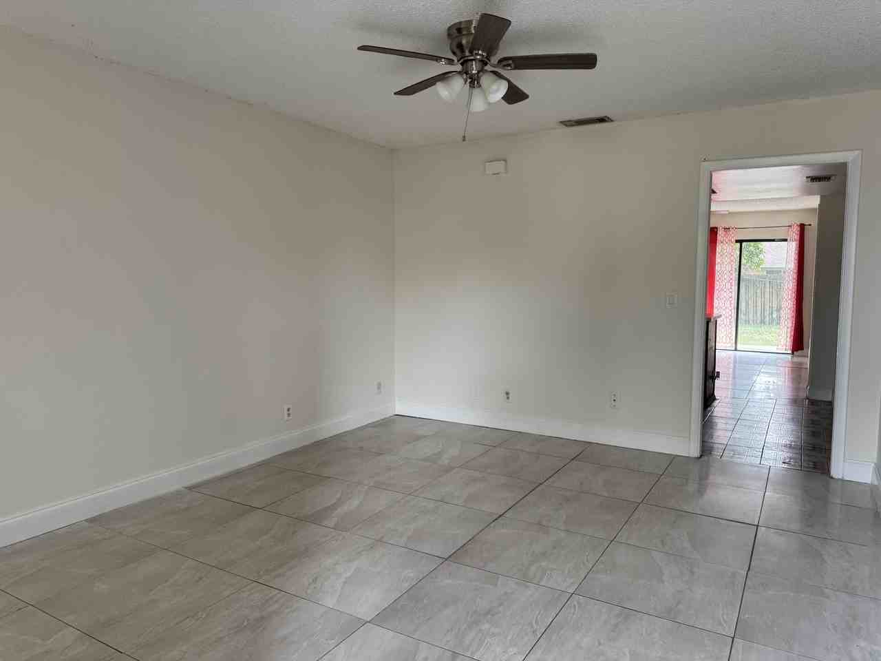 1015 Staghorn St #1015 - Photo 2 of 14