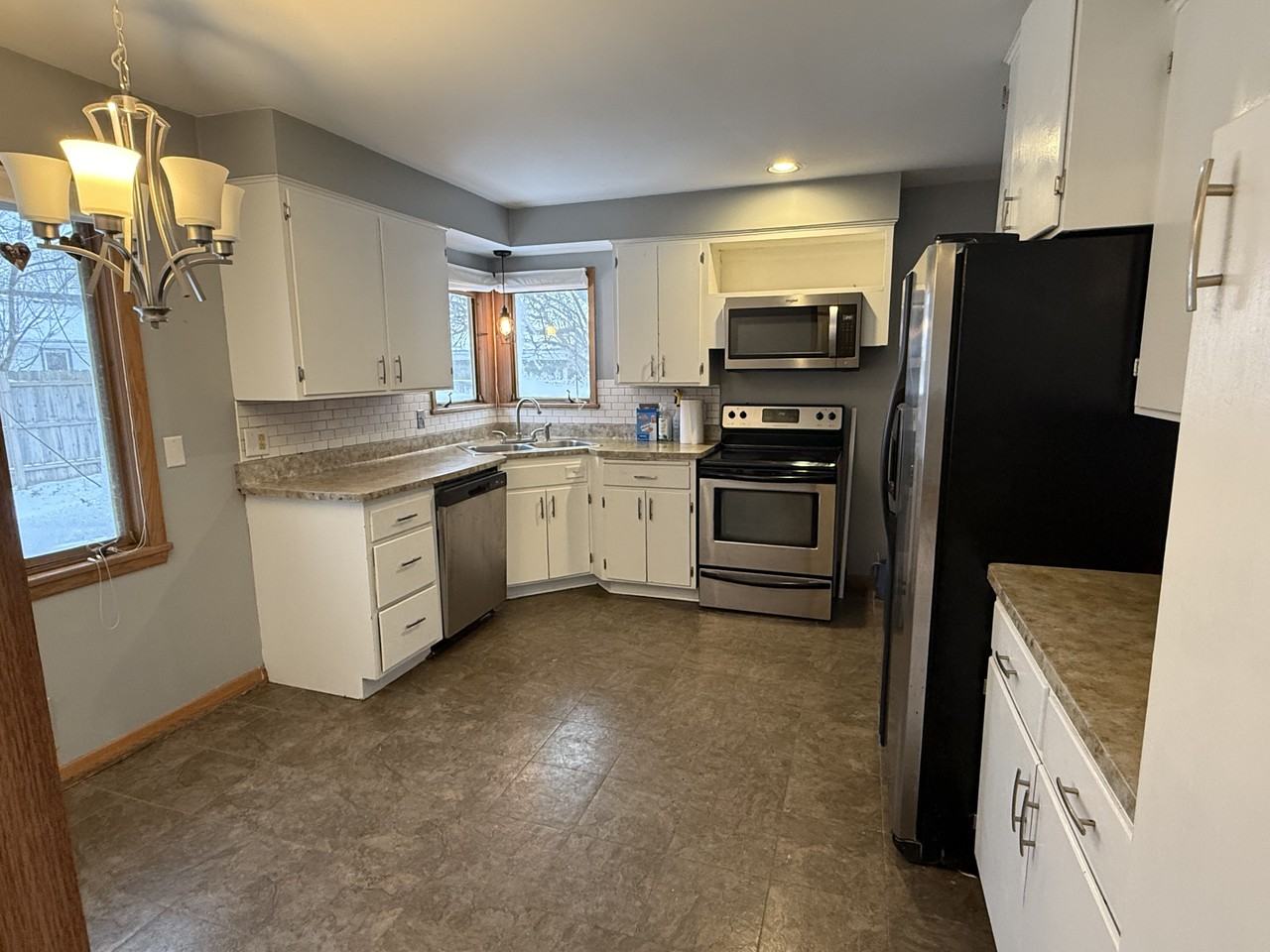 2505 Zinran Ave S - Photo 7 of 26