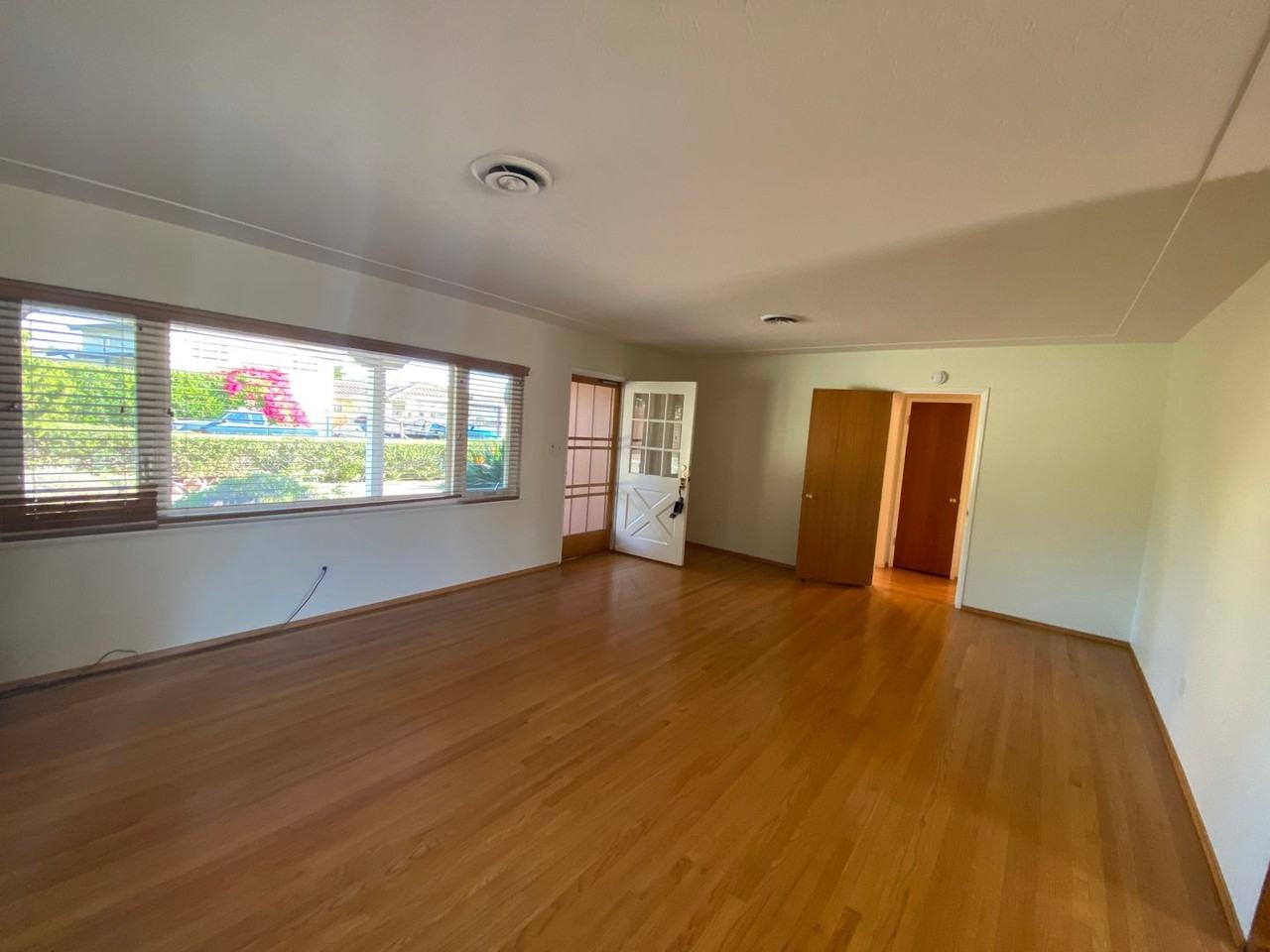 1651 Chiswick Ct - Photo 2 of 15