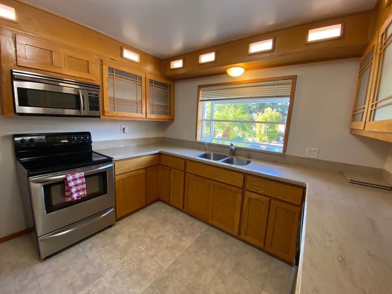 1651 Chiswick Ct - Photo 5 of 15