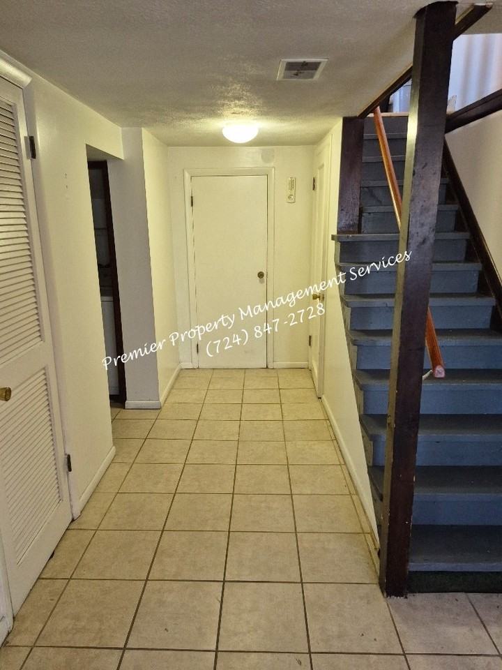 451 Maplewood Avenue - Photo 4 of 14