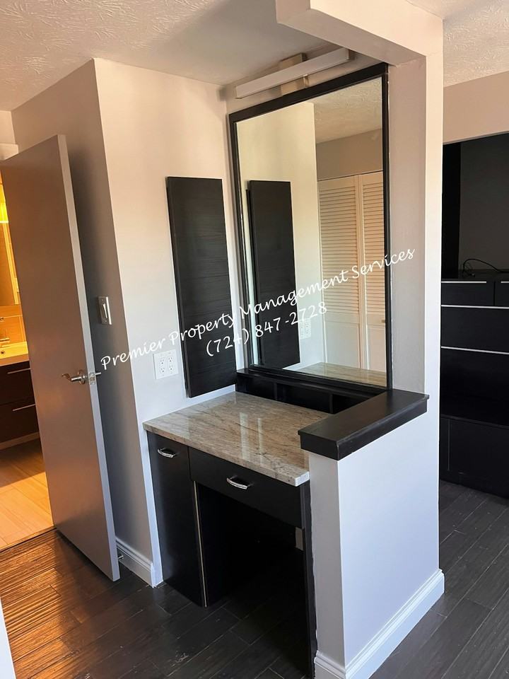 208 Bonnie Brae Drive, Unit 1 - Photo 6 of 16