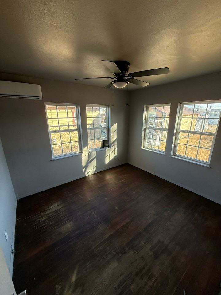 303 South Fairmont StreetUnit A #1 - Photo 2 of 6