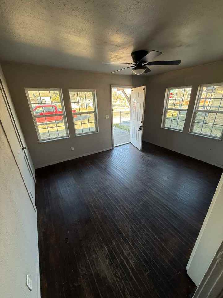 303 South Fairmont StreetUnit A #1 - Photo 3 of 6