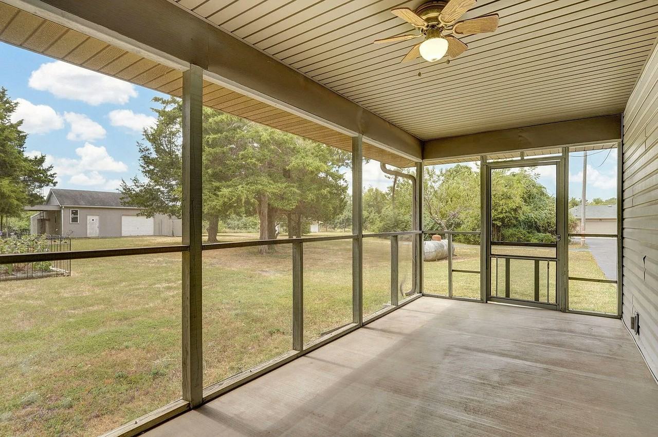 3740 West Farm Road 106 - Photo 5 of 17