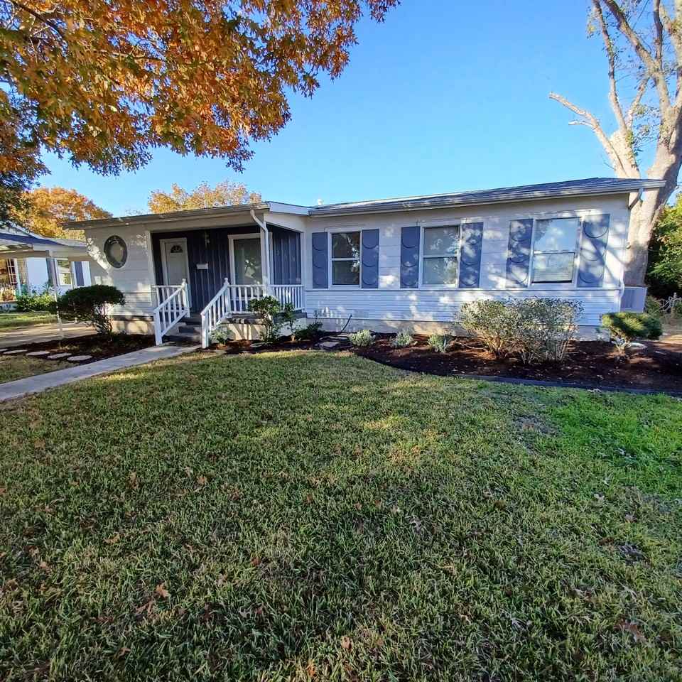 353 Irvington Dr #1 - Photo 2 of 25