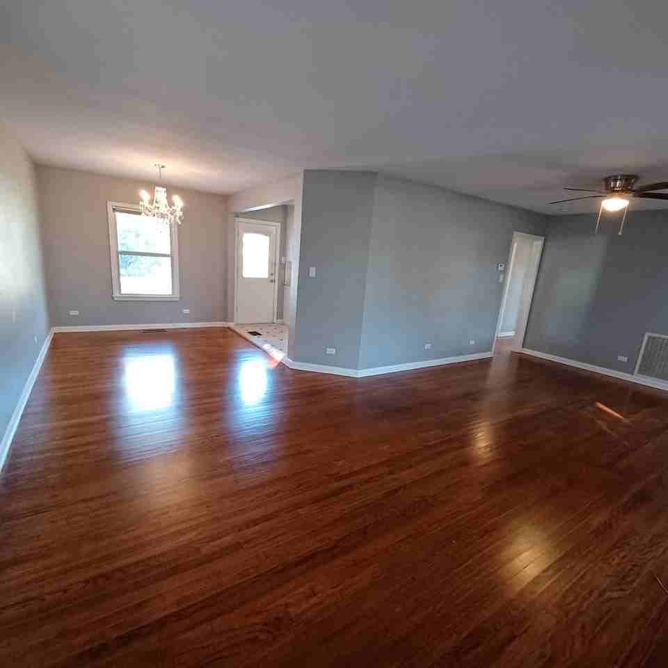 353 Irvington Dr #1 - Photo 4 of 25