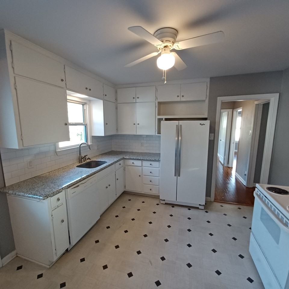 353 Irvington Dr #1 - Photo 7 of 25