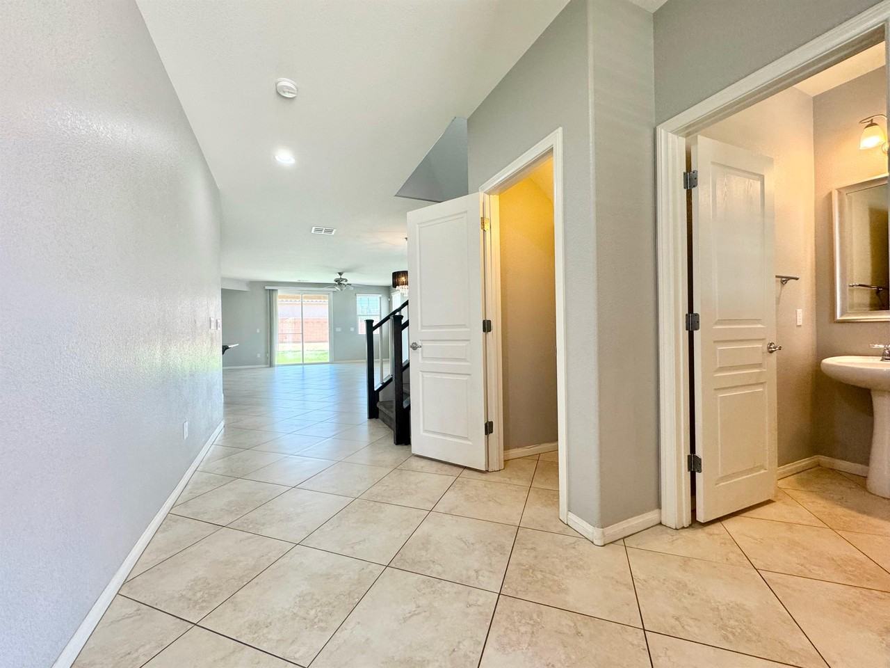 Pembroke Bay St #1 - Photo 2 of 33