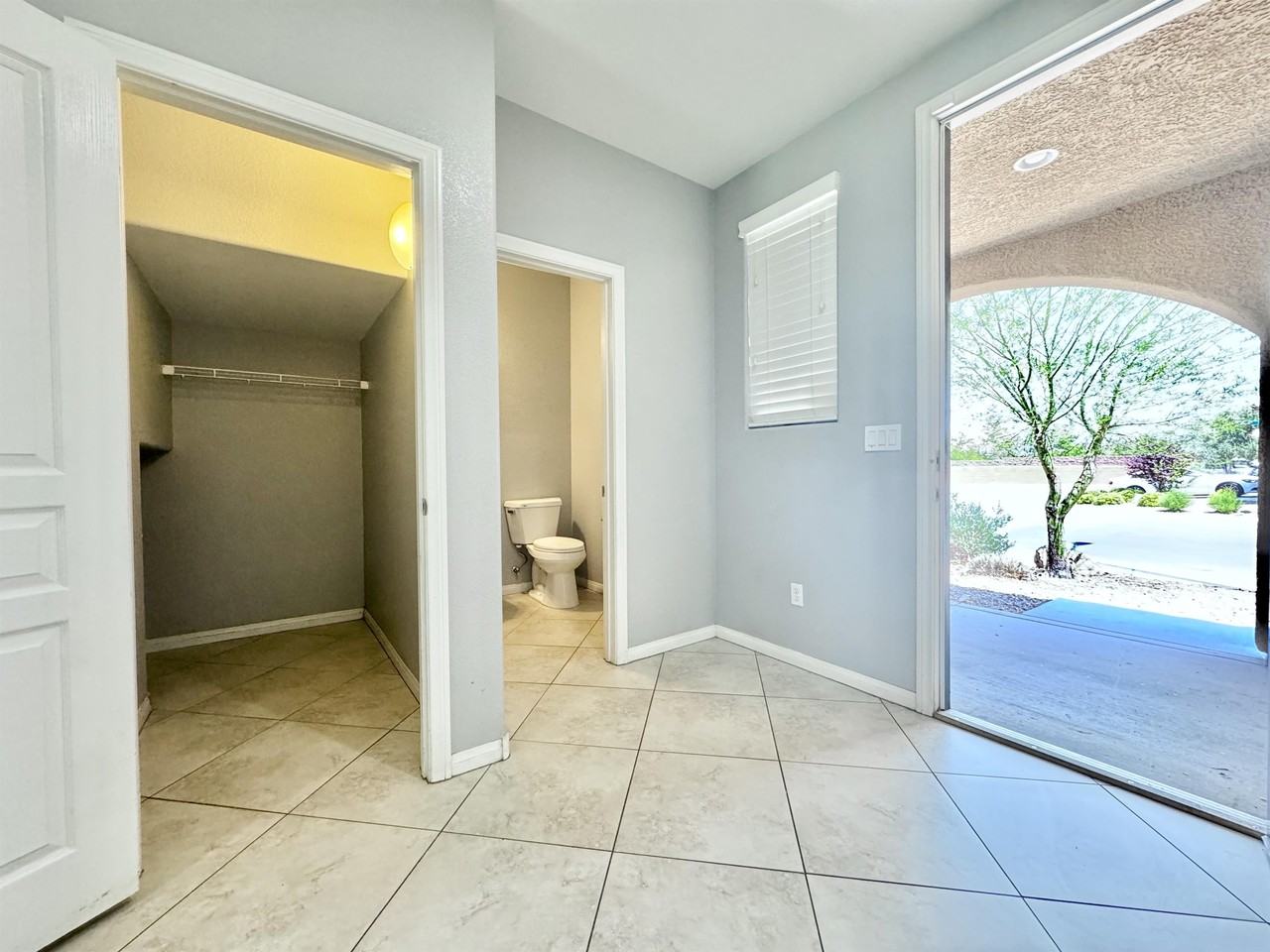 Pembroke Bay St #1 - Photo 5 of 33