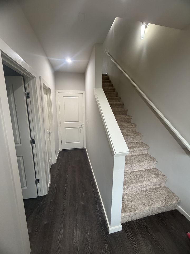 1049 Sw 99th Pl #1049th - Photo 4 of 29