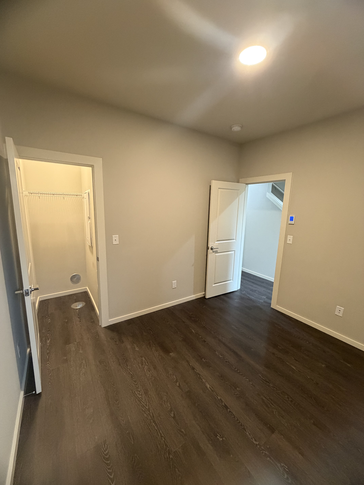 1049 Sw 99th Pl #1049th - Photo 5 of 29