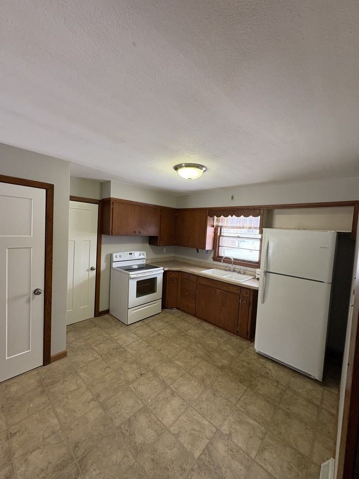 1502 Edina Ave #NA - Photo 2 of 10