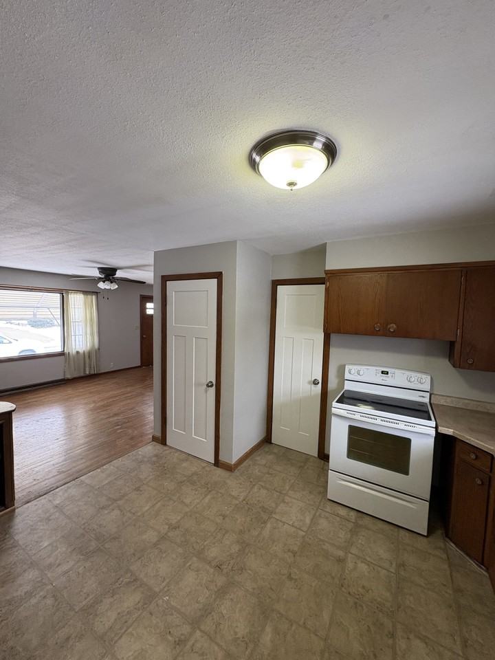 1502 Edina Ave #NA - Photo 3 of 10