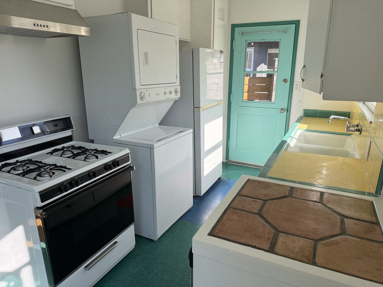 924 Electric Ave #924 - Photo 7 of 21