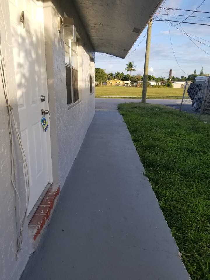 1770 Sw 44th Ave #NO3 - Photo 2 of 15