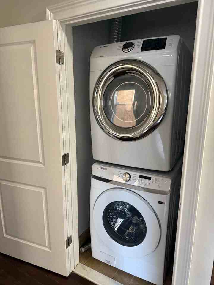 90 Clinton Ave #408 - Photo 5 of 17