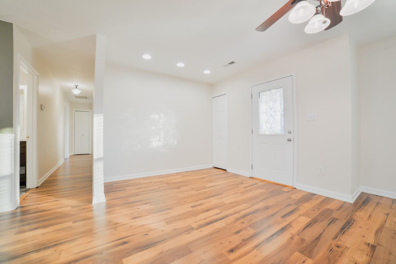 398 Shady Brook Dr #NA - Photo 2 of 32