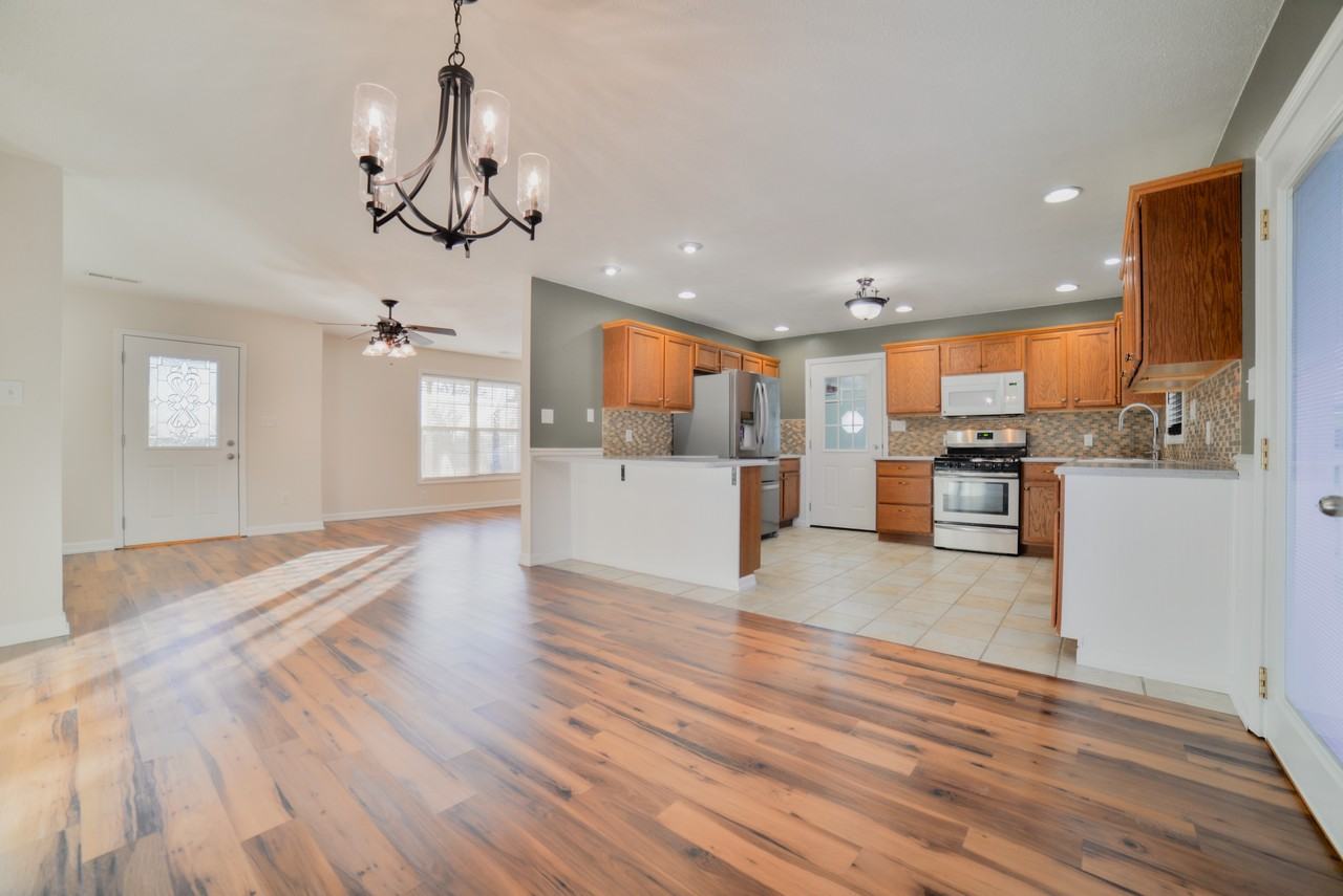 398 Shady Brook Dr #NA - Photo 4 of 32