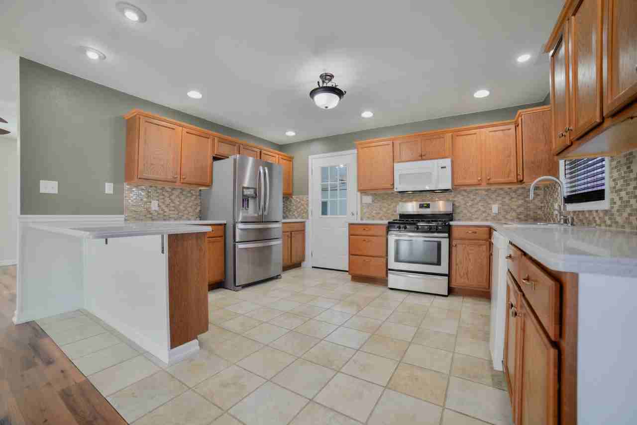 398 Shady Brook Dr #NA - Photo 7 of 32