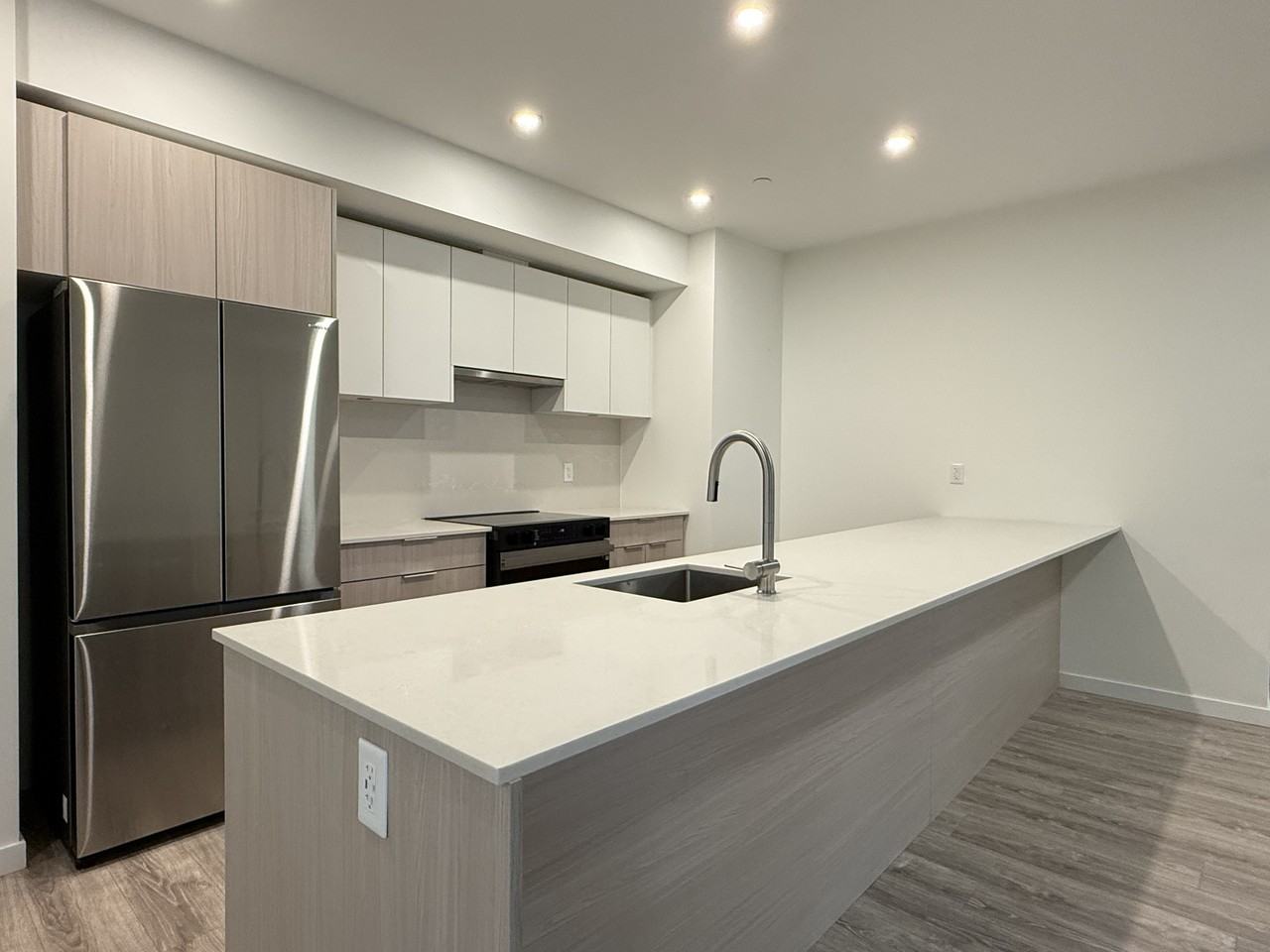 10829 140 Street #2F - Photo 2 of 19