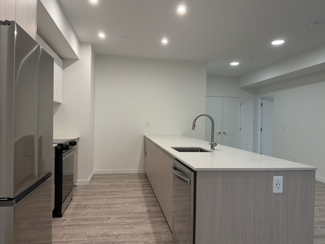 10829 140 Street #2F - Photo 5 of 19